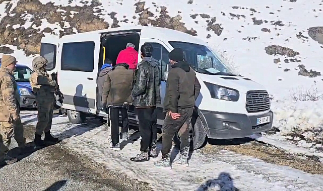 Erzurum&#039;da ekipler, kaçak göçmenleri yakaladı
