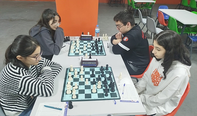 Erzurum&#039;da Satranç Yıldızları Parladı!