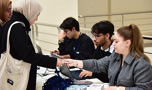 ETÜ ev sahipliğinde,Huawei Ar-Ge buluşması&#039;nın açılış programı