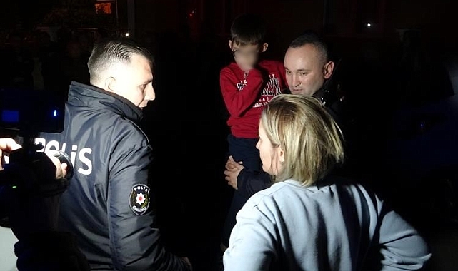 Evleri yanan küçük çocukla babasının mesai arkadaşları yakından ilgilendi