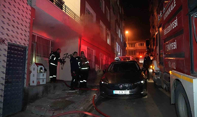 Hurda kağıtlar alev aldı