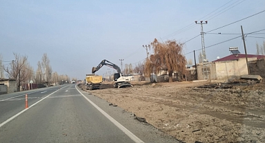 Iğdır'da 2024 Yatırım Programı Kapsamında Kavşak Yapımı Çalışmaları Devam Ediyor