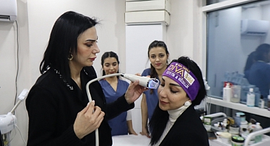 Iğdır'da Bir İlk: Altın İğne Radyo Frekansla Cilt Bakımı Uygulaması