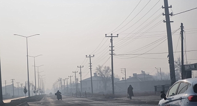 Iğdır’da gece boyunca devam eden sağanak yağmur yerini sabah saatlerinde sisli havaya bıraktı