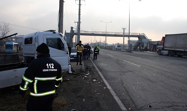 Iğdır&#039;daki trafik kazasında 2 kişi yaralandı