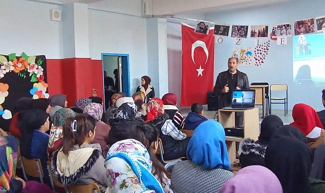 Iğdır İl Milli Eğitim Müdürü Aziz Gün, Velilerle Bir Araya Geldi