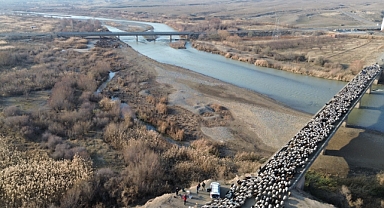 Iğdır ile Kars'ı Bağlayan Eski ve Yeni Köprülerin aynı açıdan güzel görüntüsü