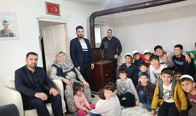 Iğdırlı Şehidin Annesine Öğrencilerden Anlamlı Ziyaret