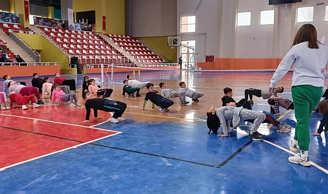 Jimnastik kurslarına yoğun ilgi