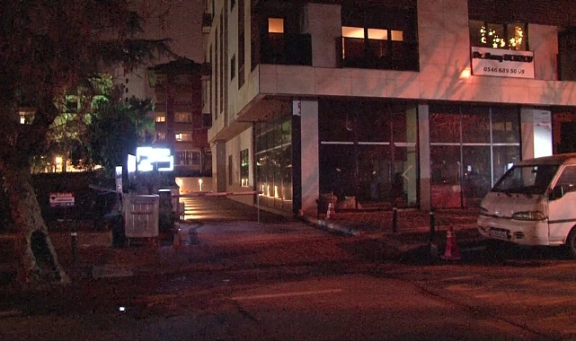 Kadıköy&#039;de iki emlakçı arasında çıkan çatışmada kan aktı