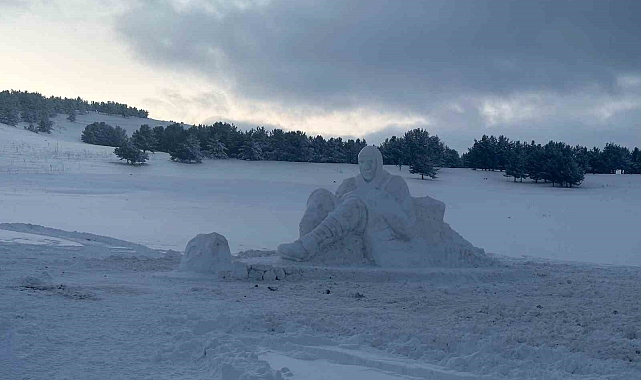 Kars&#039;ta Tarih, Karla Buluşuyor: Sarıkamış Şehitlerine Kardan Anıt