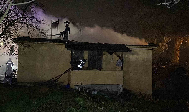 Kartepe&#039;de Soba Kazası Faciası: 5 Kişilik Aile Evsiz Kaldı