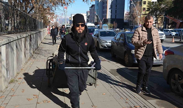 Kimono Magician: Dünyayı Keşfeden Bir Japon Gezgininin Türkiye Macerası