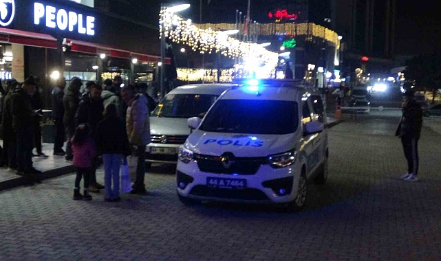Malatya&#039;da Bıçaklı Kavga: 2 Genç Yaralandı, 1 Gözaltında