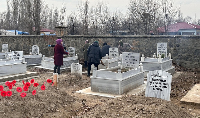 Melekli&#039;de Mezarlık Temizliği