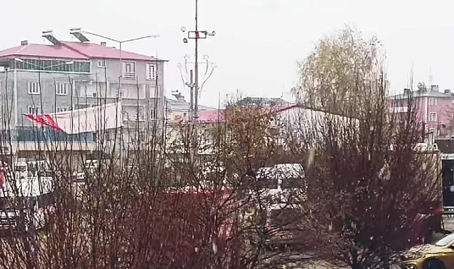 Meteorolojinin uyarısı gerçekleşti; Tuzluca’da kar yağışı başladı