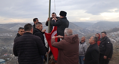 MHP Iğdır İl Teşkilatı, Sarıkamış Şehitlerini Bayrak Tepe zirvesinde andı