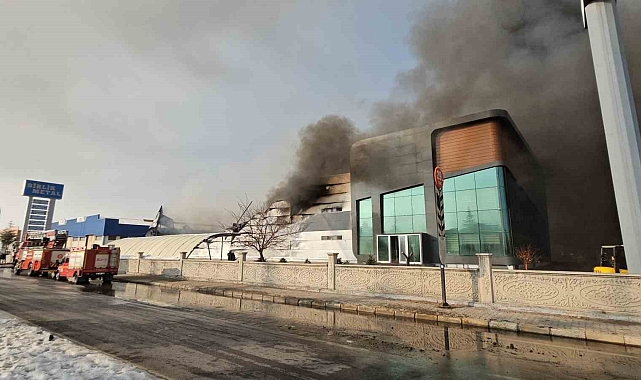 Mobilya fabrikasında çıkan yangında hayatını kaybedenlerin sayısı artıyor