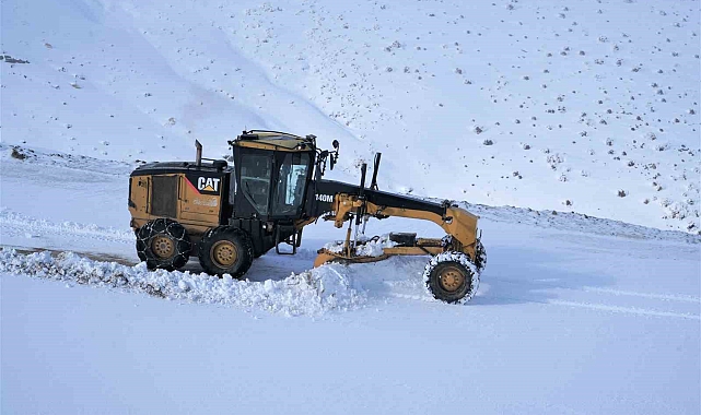Muş'ta Yoğun Kar Yağışı: 23 Köy Yolu Ulaşıma Kapalı