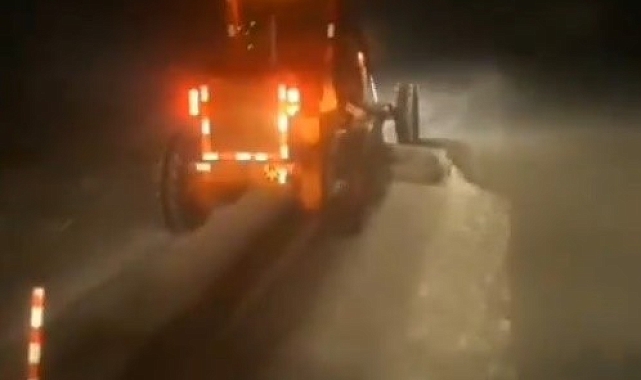 Muş&#039;ta Yoğun Kar Yağışı Ulaşımı Felç Etti: Muş-Kulp-Diyarbakır Yolu Kapandı