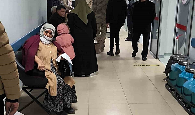 Öğretmen servisi devrildi