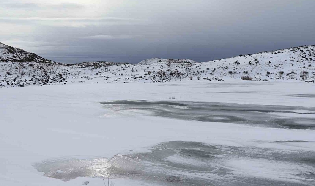 Pırdanos Gölü&#039;nde Büyülü Bir Doğa Yürüyüşü