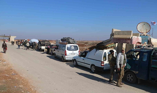Suriyeliler memleketlerine doğru yola çıktı