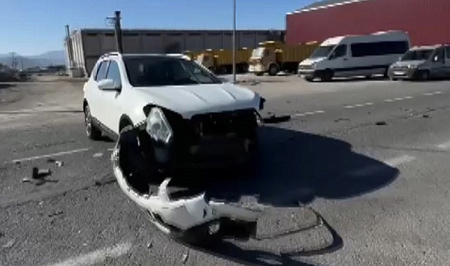 Sürücü, hurdaya dönen otomobilden sağ çıktı