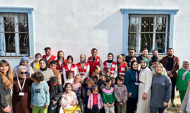 Türk Kızılay Iğdır Şubesi&#039;nden Özel Gereksinimli Çocuklara Neşeli Ziyaret