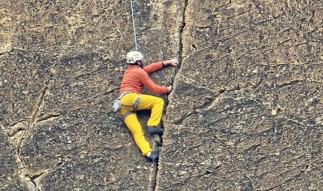 Tuzluca Testere Vadisi&#039;ne Büyük Bir Dağcılık Ekibi Tırmanış Gerçekleştirdi