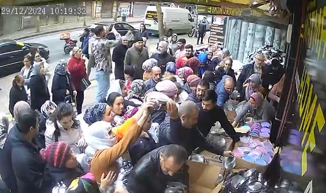 Uygun fiyata satılan ürünler izdihama neden oldu