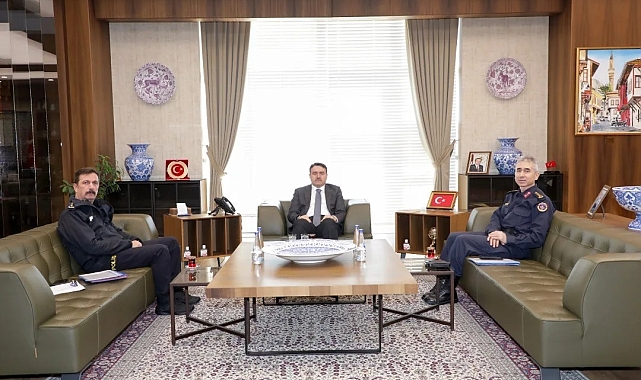 VALİ IŞIN: &quot;VATANDAŞLARIMIZIN GÜVENLİĞİ İÇİN GECE GÜNDÜZ DEMEDEN ÇALIŞMAYA DEVAM EDECEĞİZ&quot;