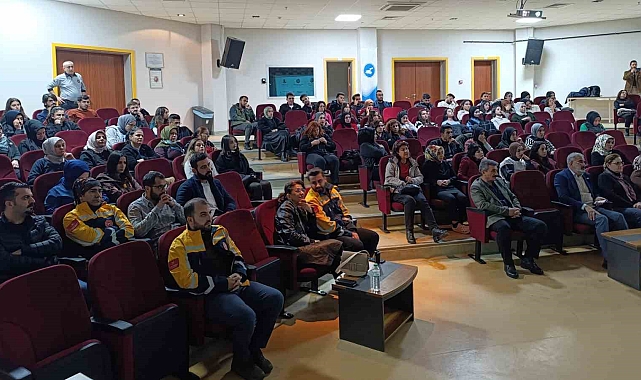 Van YYÜ&#039;de  &quot;Acil Sağlık Hizmetleri Tanıtım ve Eğitim Programı&quot; düzenlendi