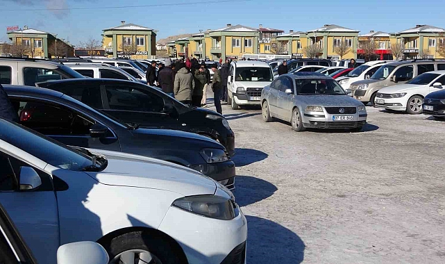 Van&#039;da İkinci El Oto Pazarında Durgunluk: Alıcı ve Satıcı Bekliyor