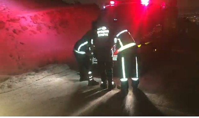 Van&#039;da Yaşanan Korku Anları: 3 Araç Şarampole Düştü