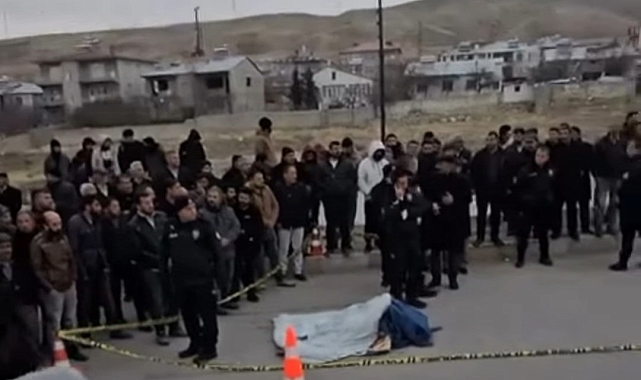 Van&#039;da yolun karşısına geçmeye çalışan çocuğa kamyon çarptı