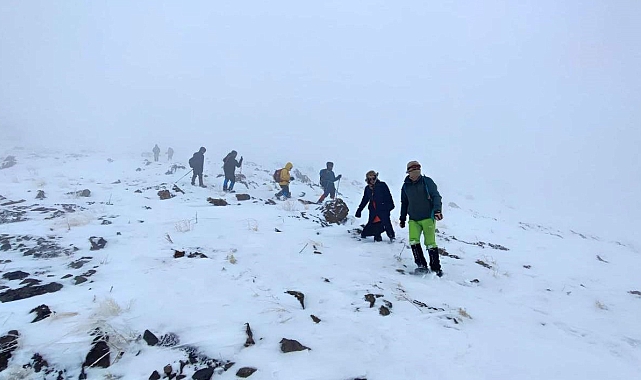 Vanlı Dağcılar Hayal Dağı&#039;nda Zorlu Bir Sınav Verdi