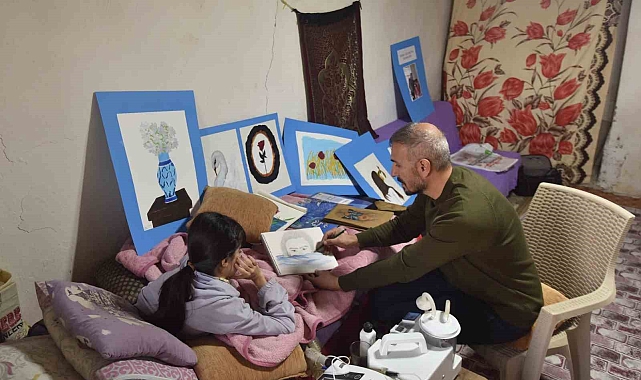 Yürüme engelli genç kız, resim sevgisiyle hayata tutunuyor