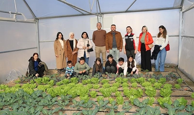 Adana&#039;da Minik Eller, Büyük Bir Proje Yaratıyor: Hocallı Türk Kadınlar Birliği Ortaokulu&#039;nda Hayat Bulunan Okul Çiftliği