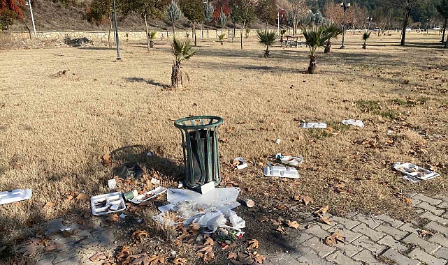 Adıyaman&#039;da Beşpınar Marina Mesire Alanı Çöplükle Doldu
