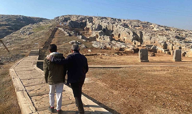 Adıyaman&#039;da Sıcaklık Yükseldi, Perre Antik Kenti Ziyaretçi Akınına Uğradı
