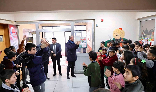 Ağrı İl Milli Eğitim Müdürü Hasan Kökrek, Selçuk Ortaokulunu Ziyaret Etti