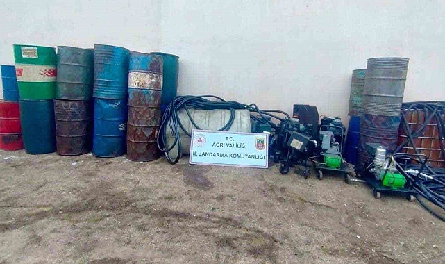 Ağrı&#039;da Büyük Kaçakçılık Operasyonu: Binlerce Litre Kaçak Akaryakıt Ele Geçirildi
