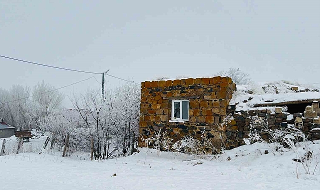 Ağrı&#039;da kış manzarası göz kamaştırdı