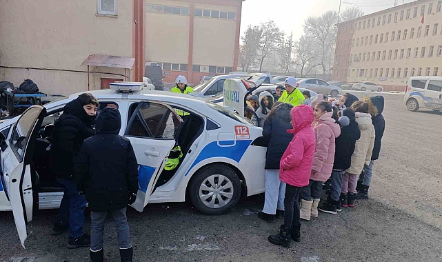 Ağrı&#039;da Minik Vatandaşlara Polislik Mesleği Tanıtıldı