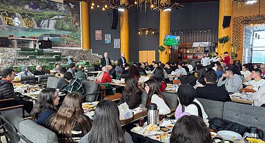 Ağrı'da Öğrencilere Sınav Motivasyonu: İl Milli Eğitim Müdürü Kökrek Öğrencilerle Bir Araya Geldi