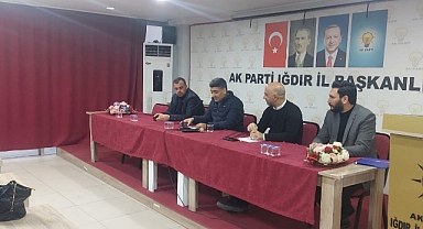 AK Parti Iğdır İl Başkanı Ali Kemal Ayaz Kongrelerin Ardından Yönetimle Toplantı Yaptı