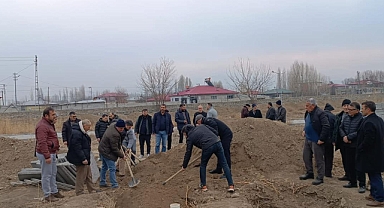 AK Parti Iğdır Merkez İlçe Teşkilatı, Merhum Paşa Yaşar’a Veda Etti