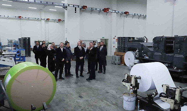 Atatürk Üniversitesi Rektörü Sınav Merkezini Ziyaret Etti, Öğrencilere Başarı Diledi