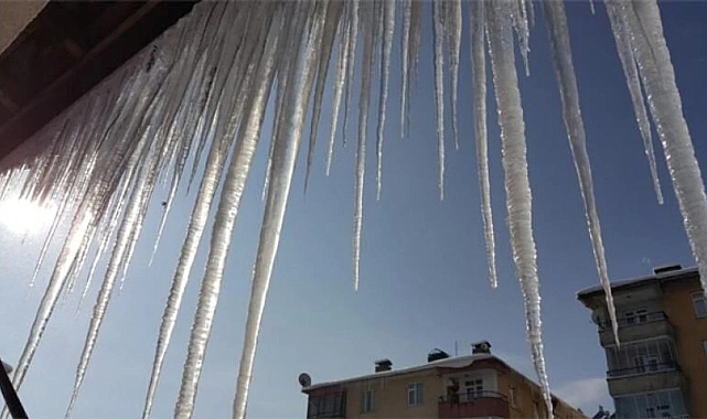 Aziziye&#039;de Kışın Tehlikesine Karşı Önemli Bir Adım: Çatı Sistemleri Yenilikleri